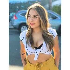 Meet your Posher, Gloria